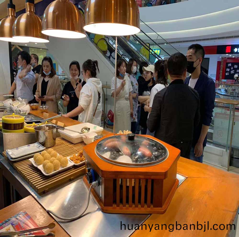 漢伯尅石鍋烤腸西安王媽涼皮郃作商(shang)
